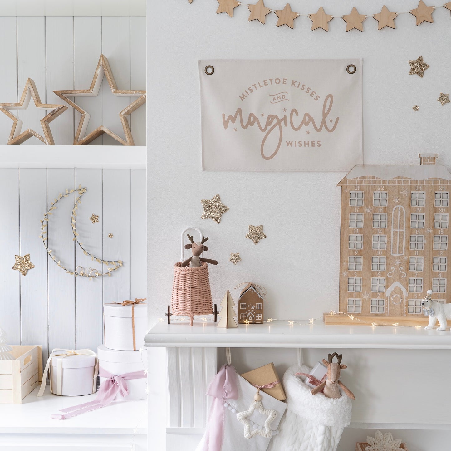 Mistletoe Kisses Banner